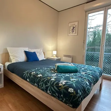 Апартаменты Peaceful Verdant Haven In Le Teic