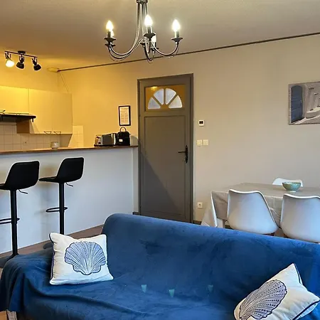 Апартаменты Peaceful Verdant Haven In Le Teic