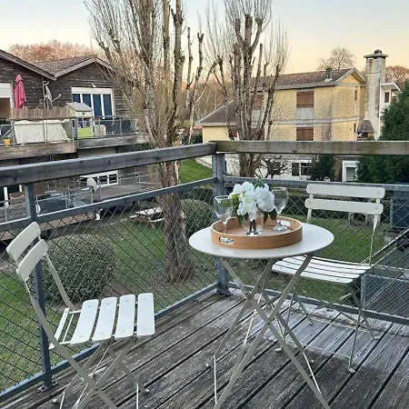Апартаменты Peaceful Verdant Haven In Le Teic
